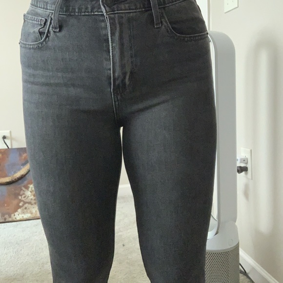 Levi High Rise Skinny - Picture 3 of 5